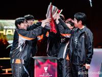 FB体育在线-包含EG碾压WBG，Peanut关键团战开团秒人激烈交锋小组赛，成为赛场最大亮点的词条