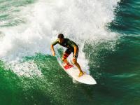 FB体育官网-贝恩关键时刻力挽狂澜，广东队险胜骑士展现冠军底蕴