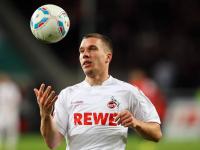 FB体育-终场蜂鸣器前的王座之争，猛龙窒息防守下的最后一击