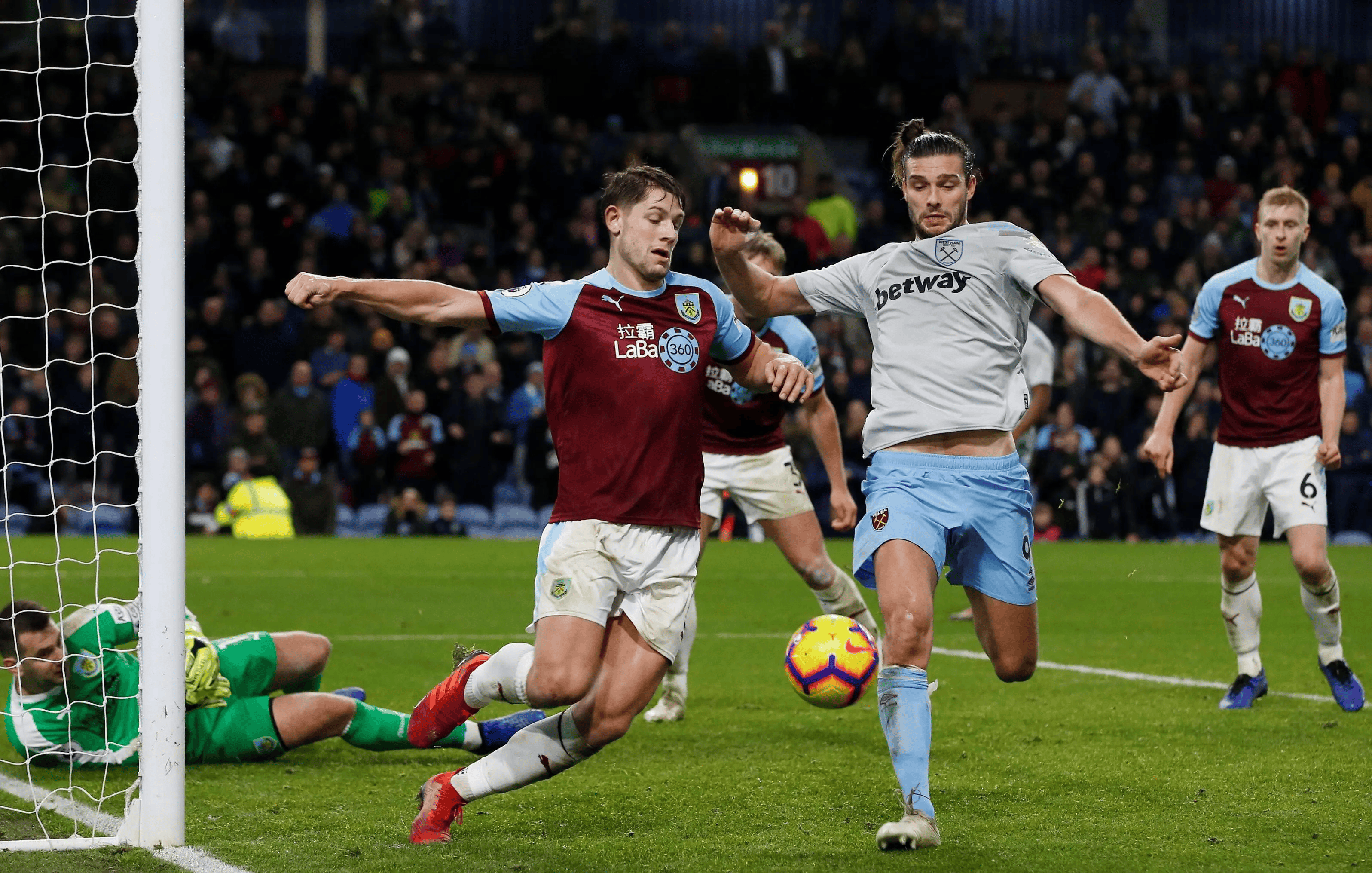 切尔西大胜托特纳姆热刺，领先优势扩大