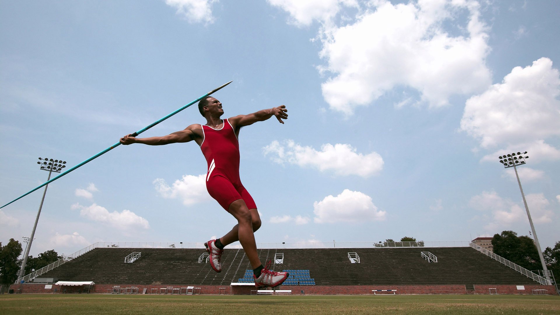 欧冠决赛之夜，塔图姆关键进球定乾坤