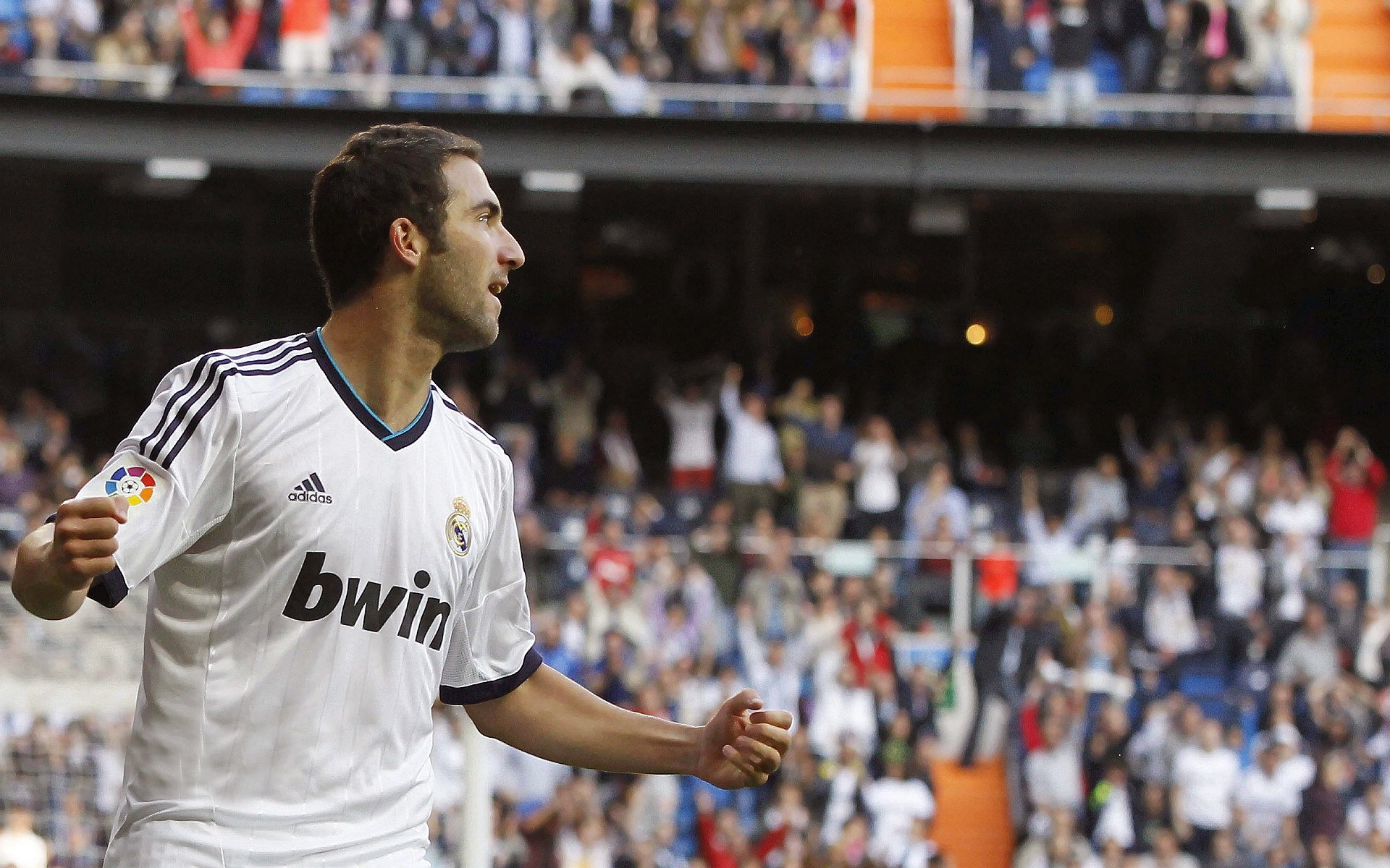 雨林与红魔,当哥斯达黎加的绿茵遇见C罗的永恒纪录