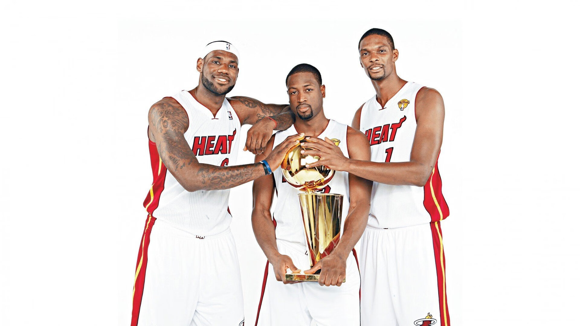 双线烽火,从美加墨世界杯焦点战,到佛罗伦萨关键战突围亚特兰大