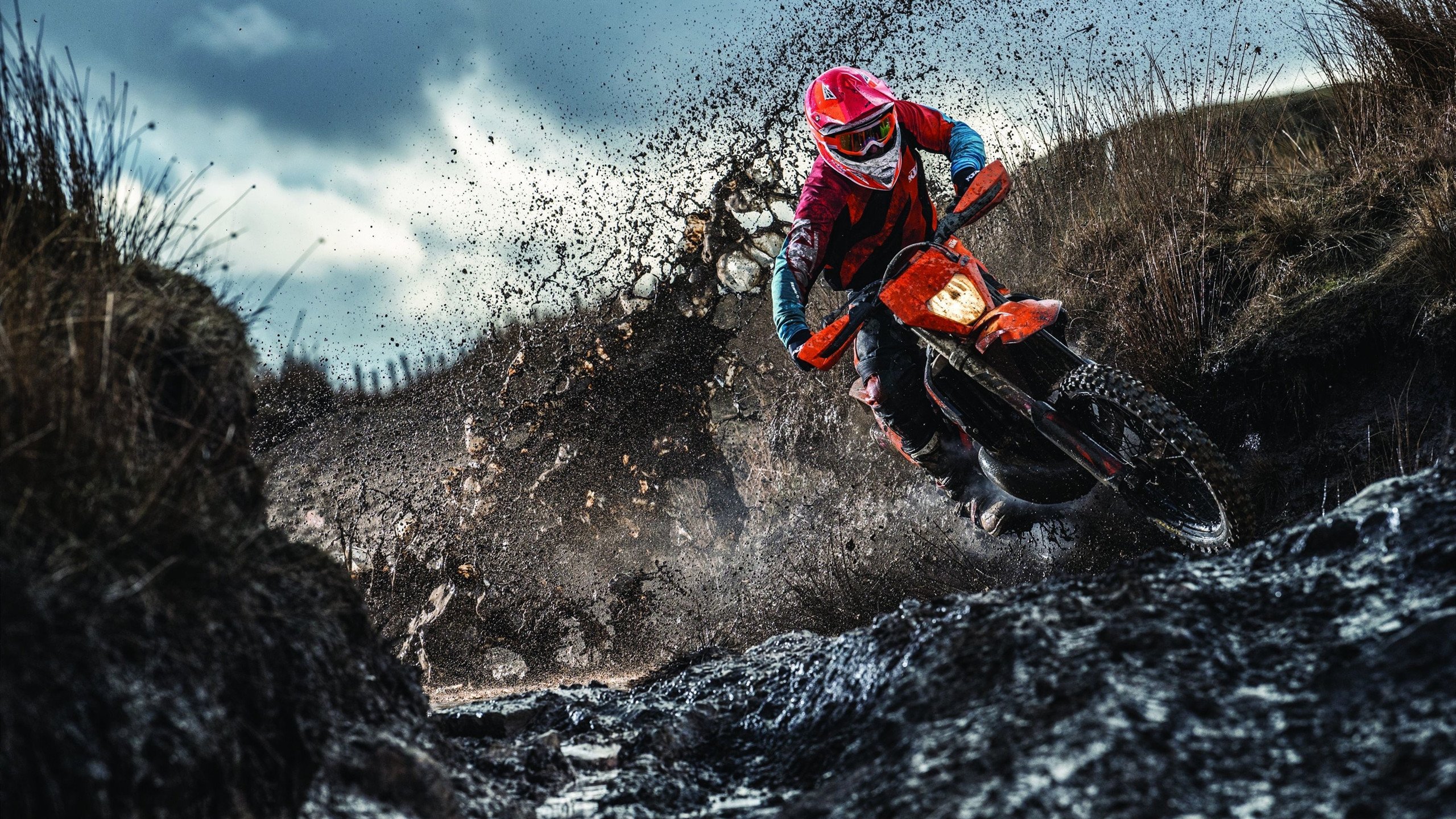 赛道上的红与银，阿隆索率法拉利鏖战梅赛德斯，传奇一役永载史册